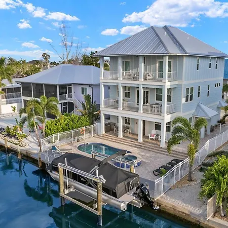 143 Catch And Relax: 5Br Home W/ Pool & Spa!
